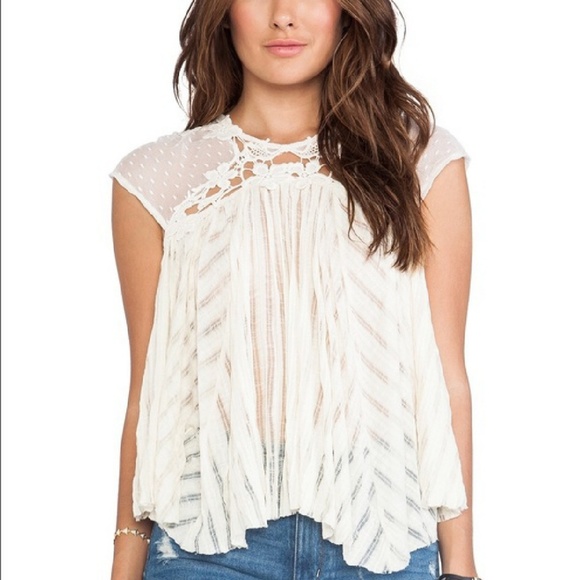 cream flowy top